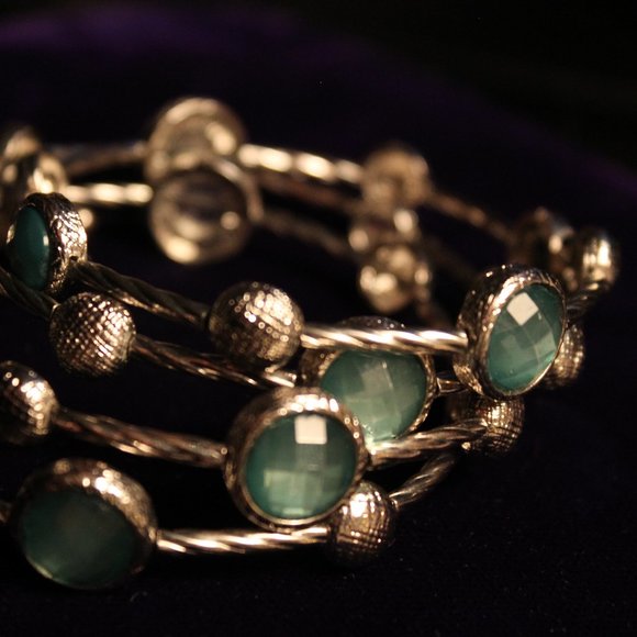[UNKNOWN] Coil Bracelet with Green "Gems" - Picture 10 of 15